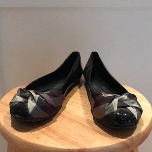Burberry flats
